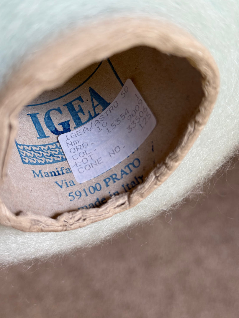 IGEA Astro Kid Mohair Wool Blend Brushed Yarn · Nm 10000 Cone