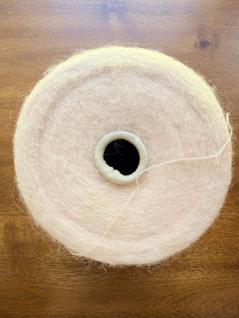 IGEA Astro 50 Kid Mohair 18 Wool 32 Polyamide Cone Yarn · 1/10Nm · Italy