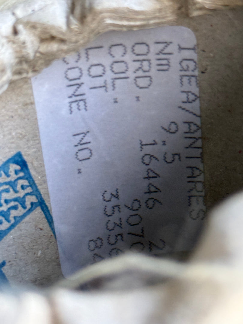 IGEA ANTARES 30 Kid Mohair 38 Acrylic 32 Polyamide 1/9.5nm Cone Yarn