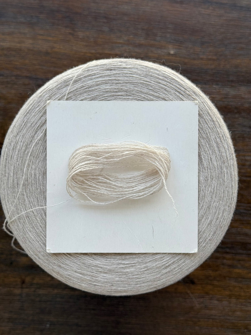 Consinee 70 Mercerized Wool 30 Cashmere · 2/26nm · Heathered Oatmeal · Cone Yarn