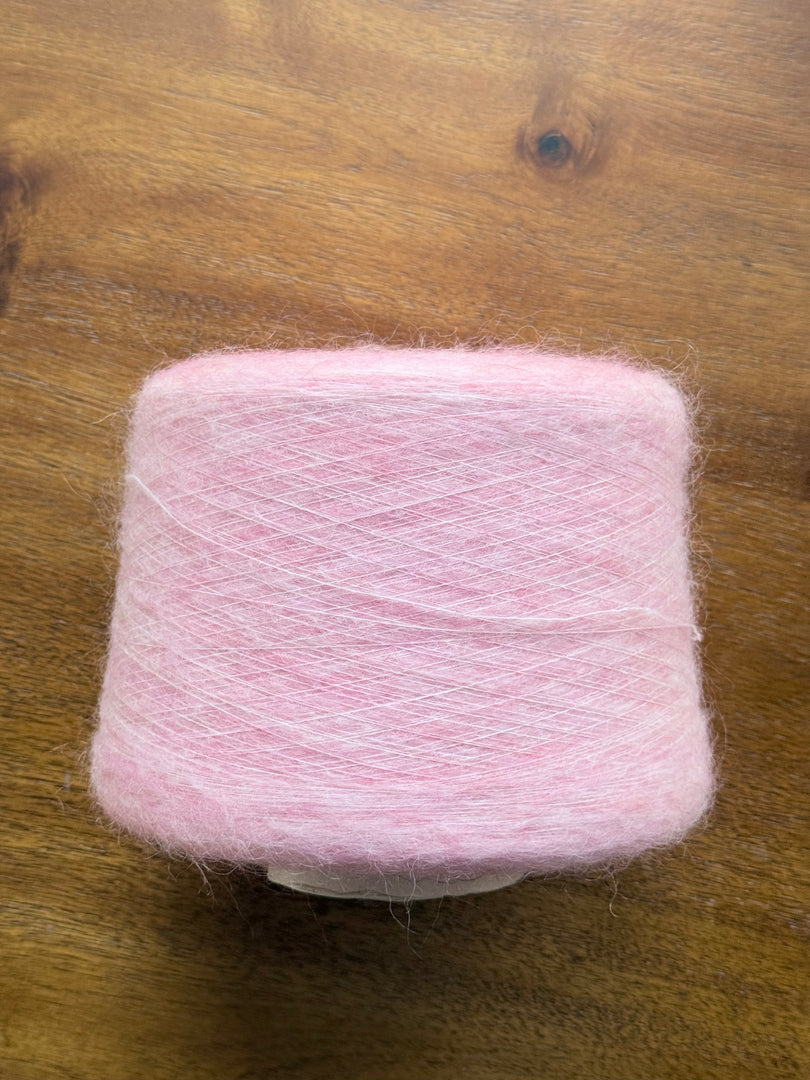 IGEA Astro 50 Kid Mohair 18 Wool Blend Brushed Yarn · Nm 10000 Cone