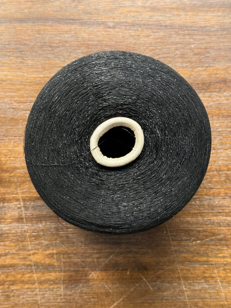 Olivo Sarilux 47 Viscose 41 Polyester 12 Metallized Fibre · Metallic Carry-Along Cone Yarn