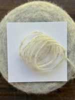 Load image into Gallery viewer, Baby Alpaca Wool Cotton Blend Cone 1/2.7nm · Peru Brushed Yarn That Yarn
