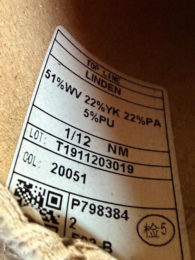 Topline Linden 51 Extrafine Merino 22 Yak 22 Polyamide 5 Elastane Cone Yarn
