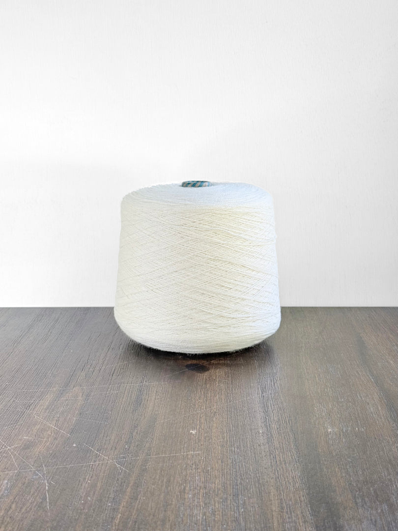 ZHONGDING Bless 70 Basolan Wool 30 Yak 2/15nm Cone Yarn · With Light Storage Dust