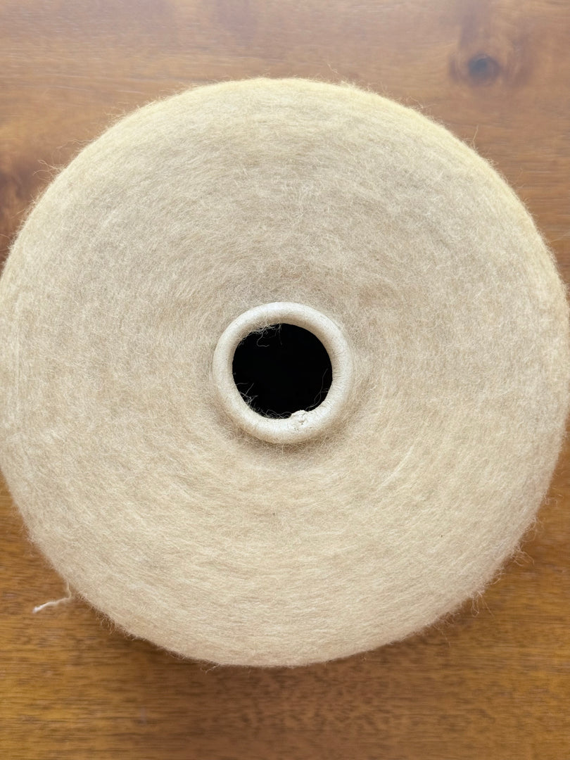 Lineapiù Yak 39 Merino 17 Yak 42 Polyamide 2 Elastane Cone Yarn · 18000Nm（1/18） · Italy