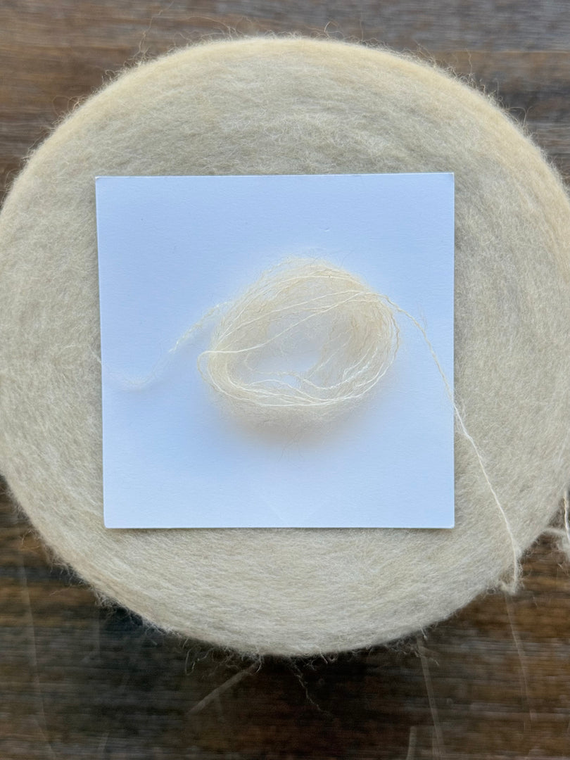 18% Yak, 43% Extrafine Merino Wool, 38% Polyamide, 1% Elastane Brushed Cone Yarn · Lineapiù