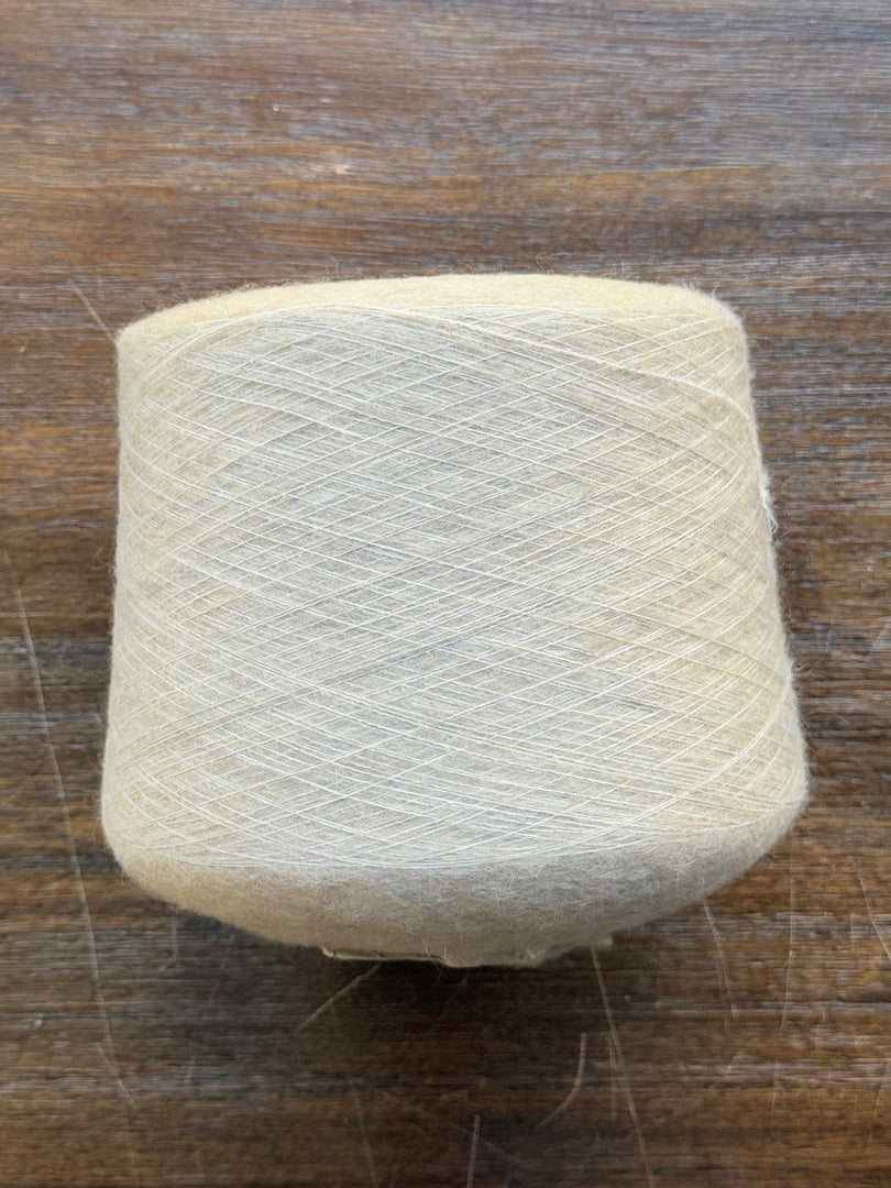 18% Yak, 43% Extrafine Merino Wool, 38% Polyamide, 1% Elastane Brushed Cone Yarn · Lineapiù