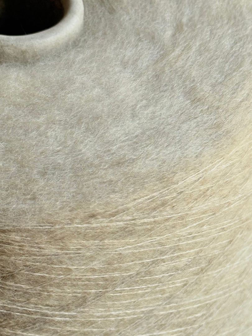 18% Yak, 43% Extrafine Merino Wool, 38% Polyamide, 1% Elastane Brushed Cone Yarn · Lineapiù