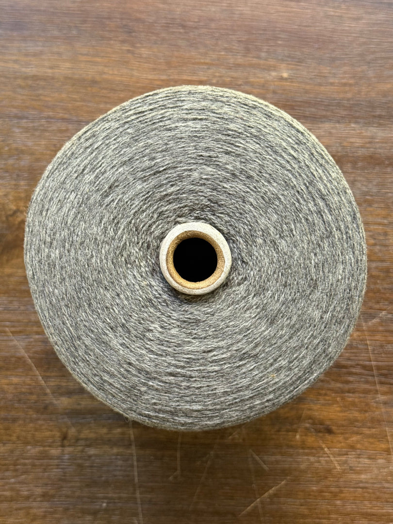 UPW 100 Extrafine Merino Wool 2/17.5nm Cone · Chinese Unfinished Industrial Surplus Yarn for Outerwear & Pattern